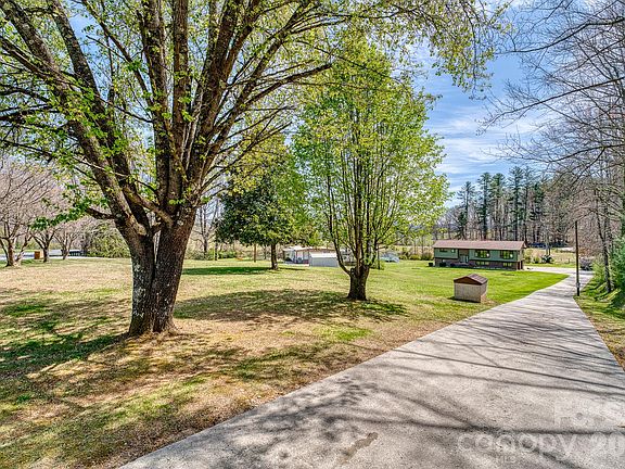 3rd image of 2456 Hendersonville Hwy