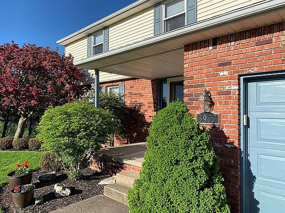 3rd image of 8957 Candlewood Ln