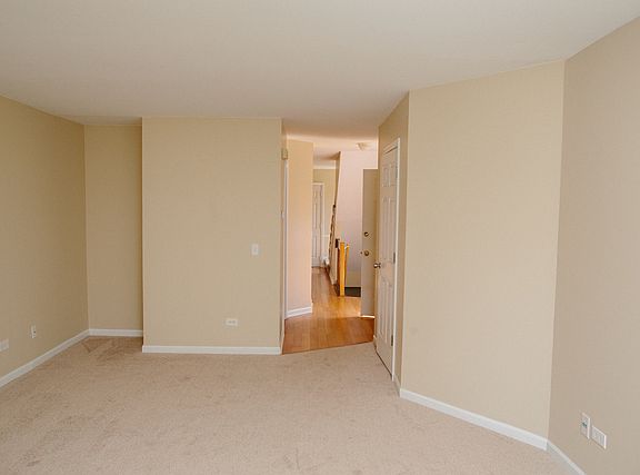 4th image of 319 Wethington Dr #319