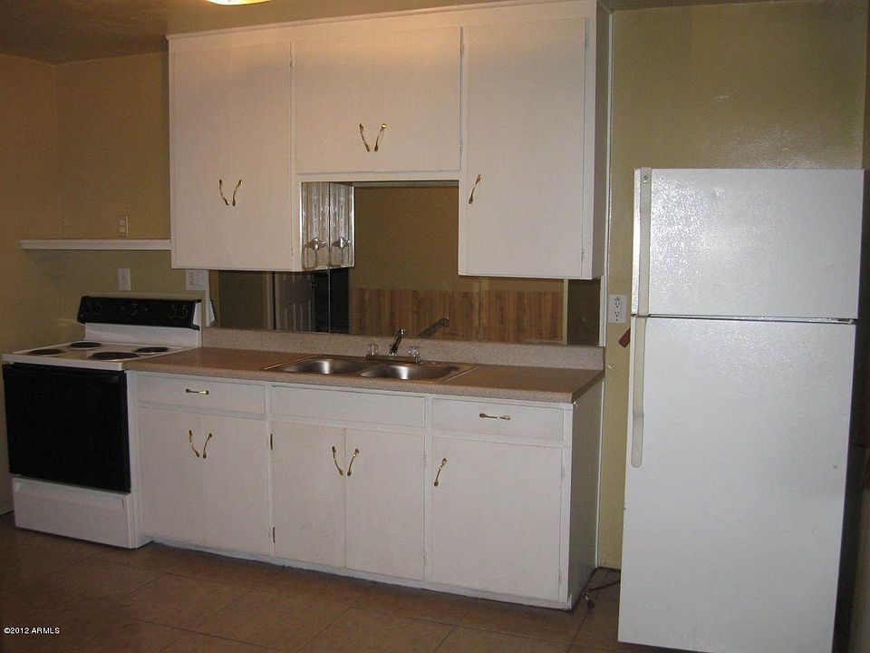 1st image of 5901 W Laurie Ln APT 1