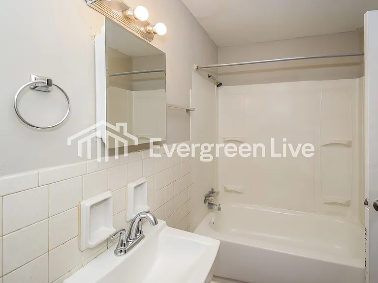 10407 Chris Dr — Photo 10