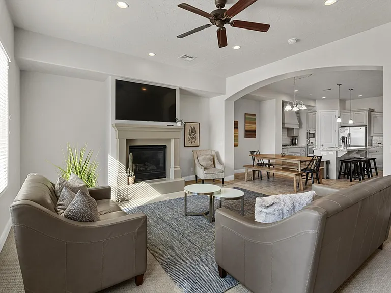 N Coral Ridge Dr — Photo 1