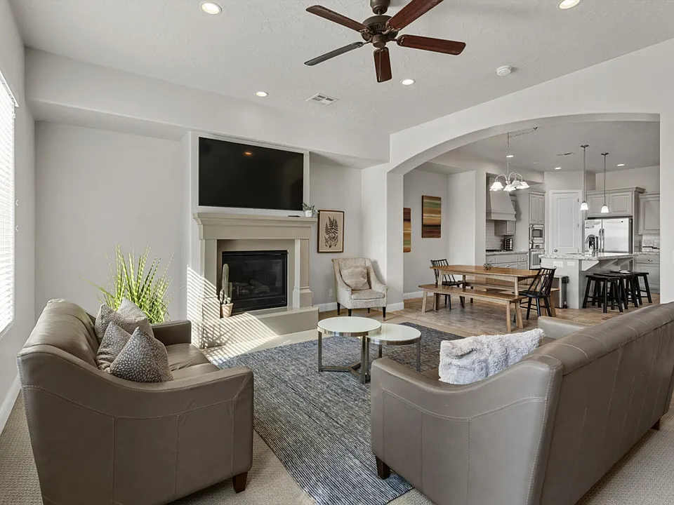 N Coral Ridge Dr