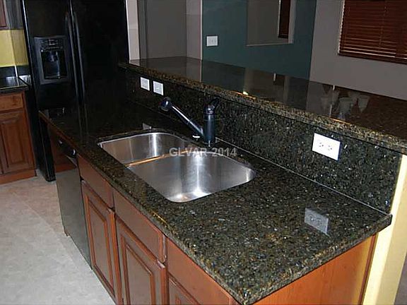 3rd image of 1036 Aspen Cliff Dr