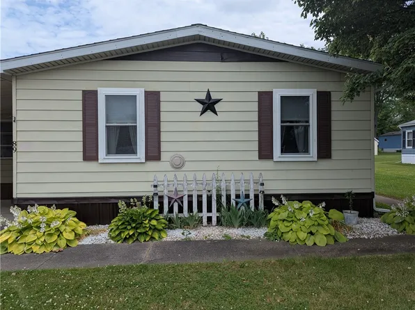 89 Lakewood Vlg, Medina, NY 14103
