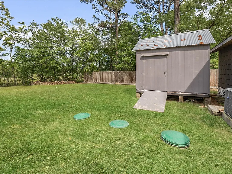 16766 Lake Cir — Photo 21