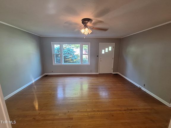 4th image of 105 Judy Dr