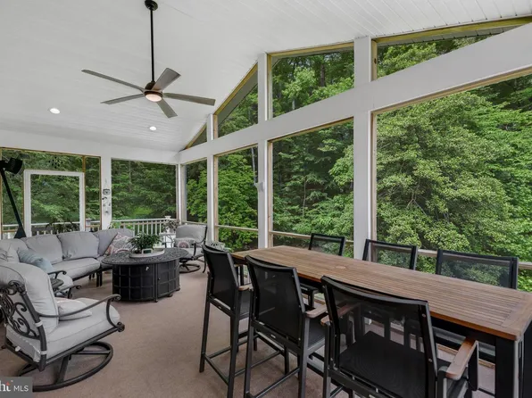 29542 Carol Ln, Mechanicsville, MD 20659