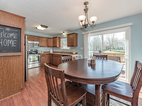 4th image of 10429 Camelback Cres