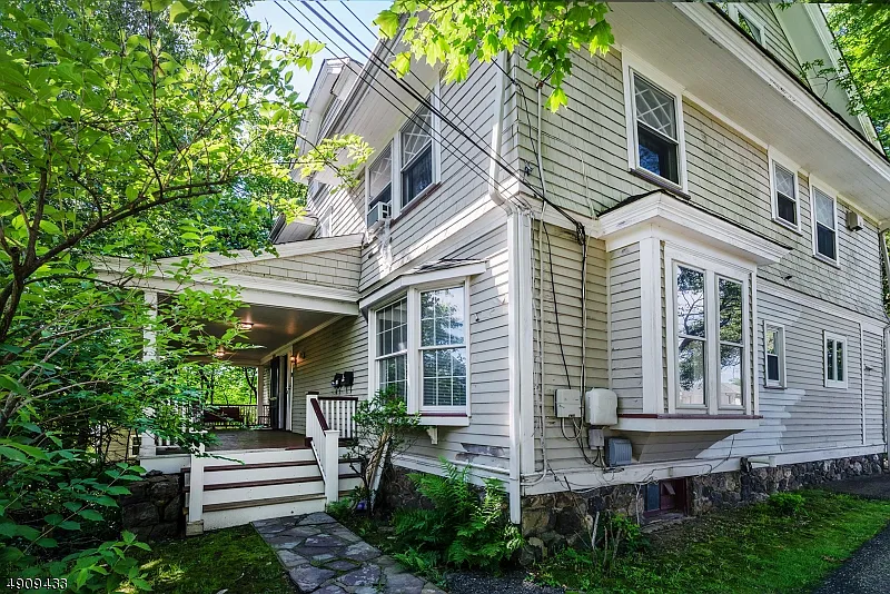 19 Pease Ave #1