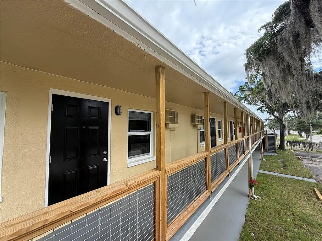 1 bed, 1.0 bath, 500 sqft, $799 — Photo 2