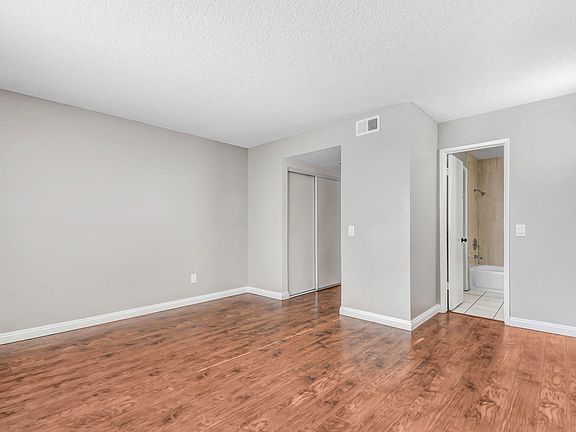 5th image of 1542 E 8th St #3