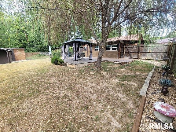 4th image of 820 White Ave