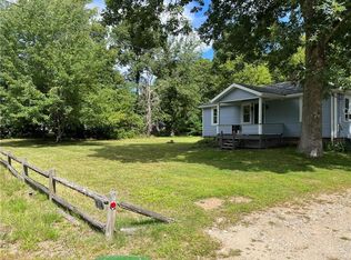 816 S Main St, Pascoag, RI 02859