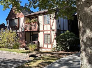 9 Foxwood Cir UNIT 9, Mount Kisco, NY 10549