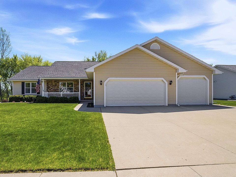 1st image of 1722 Park Ridge Ln