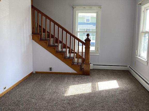 5th image of 337 Weldon St