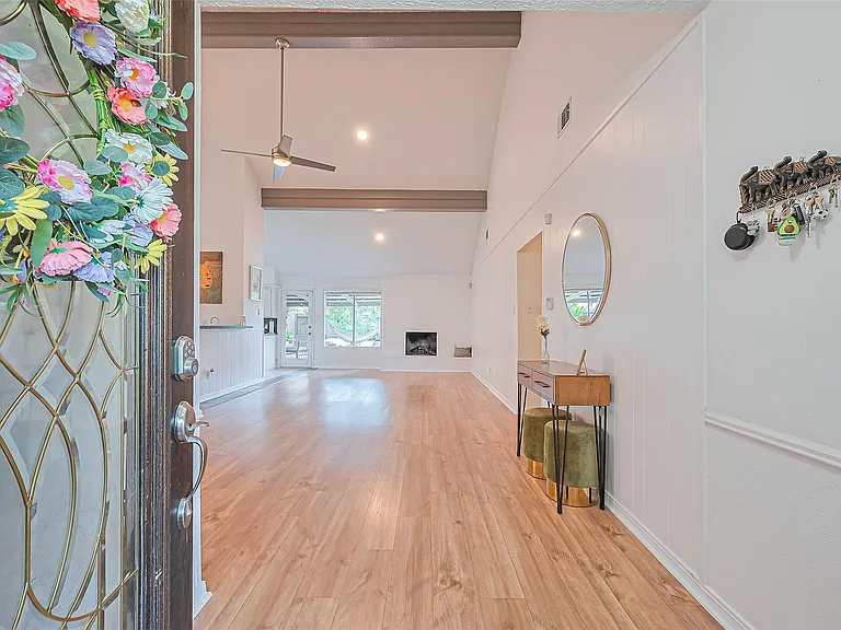 8018 Zimmermann Dr — Photo 2