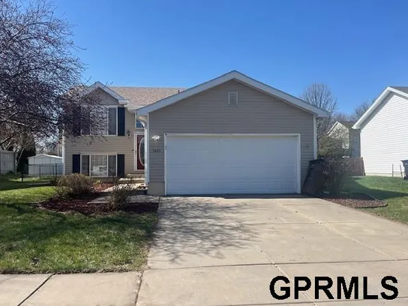 5425 NW 4th St, Lincoln, NE 68521