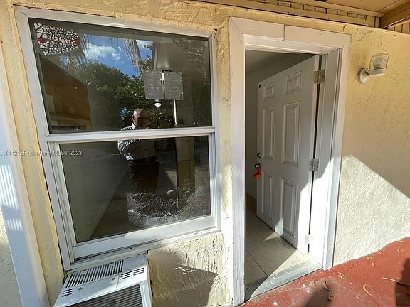 3rd image of 633 NW 15th Ave #4