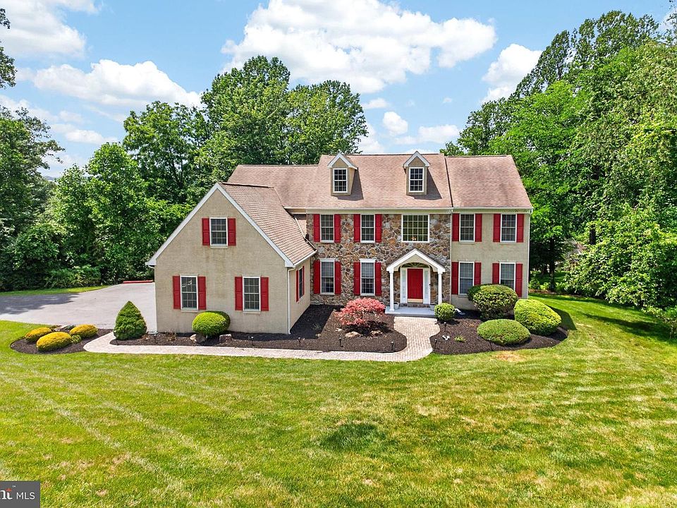 1st image of 904 Victoria Ct