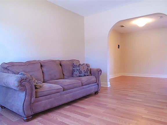 5th image of 526 Davidson Dr