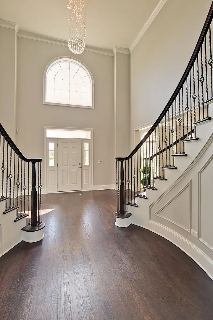 4 bed, 4.5 bath, 5899 sqft, $6,500 — Photo 4