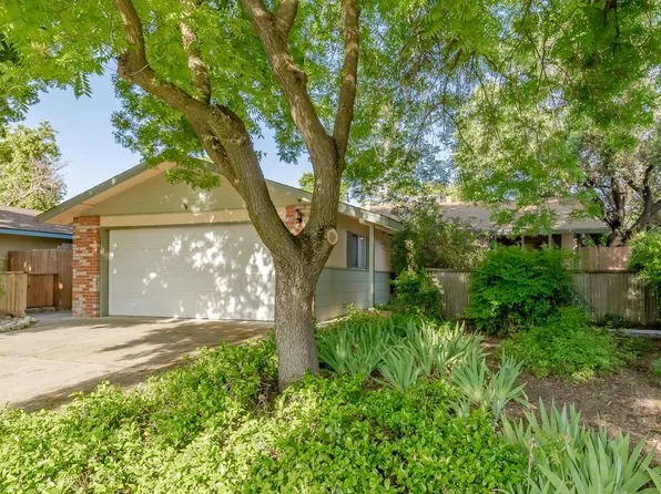 1307 Nutmeg Ln, Davis, CA 95618
