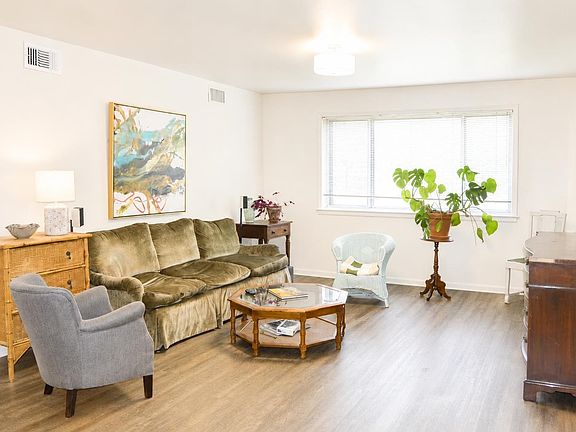2nd image of 4400 Poplar Ave APT 25