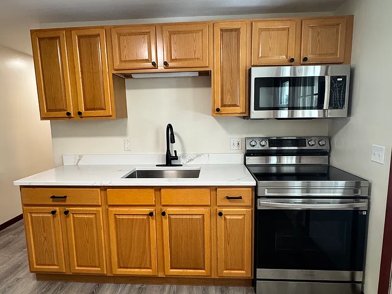 175 Johnson St #3 — Photo 2