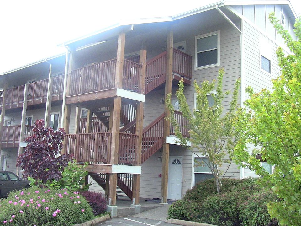 1st image of 111 N Rainier Ave APT 4