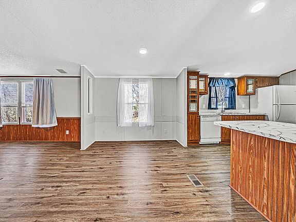 2nd image of 149 Dalewood Ln