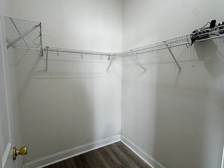 2037 Silvercrest Dr #B — Photo 11
