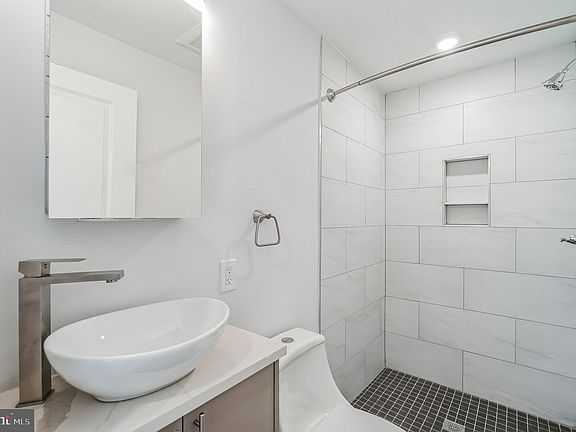5th image of 646 N 32nd St #10