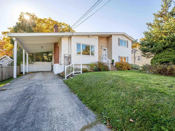3 Leaman Dr, Dartmouth, NS B3A 2K4