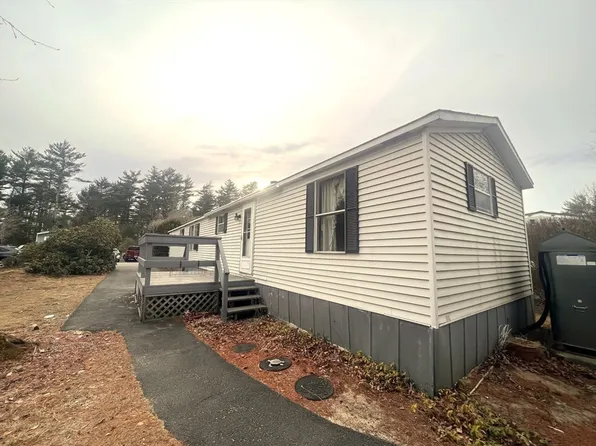 28 Washington Park, Carver, MA 02330