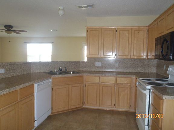 5th image of 4611 Janelle Dr