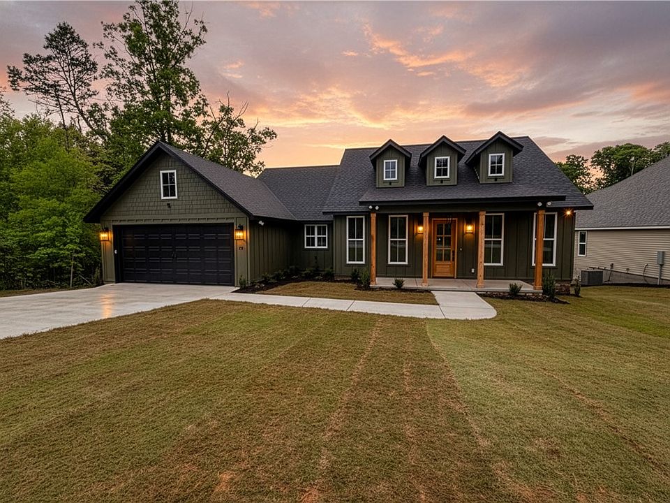 1st image of 14 Dickenshire Dr