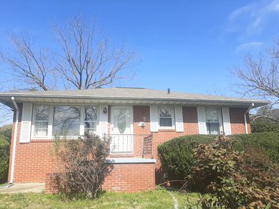 1008 W King St, Hillsborough, NC, 27278