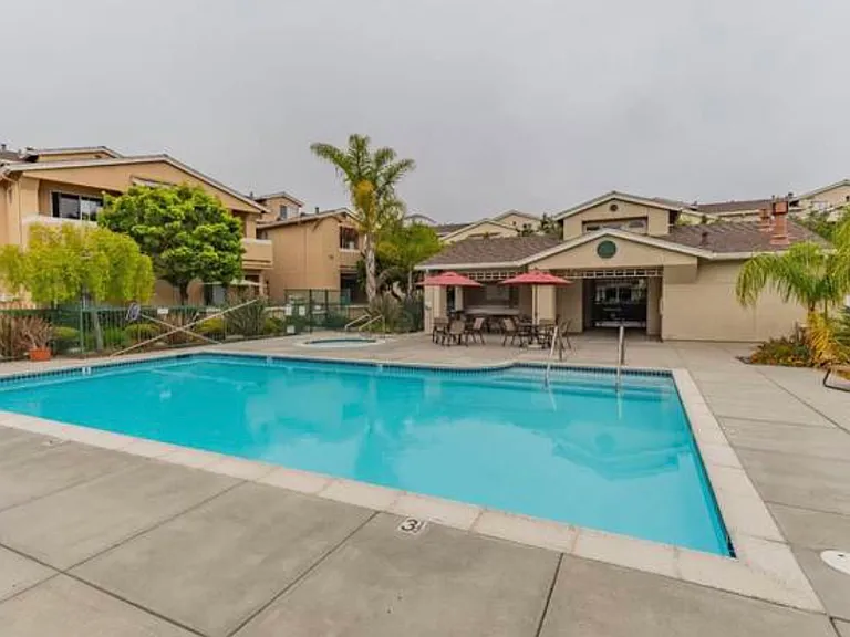 110 Everson Dr — Photo 1