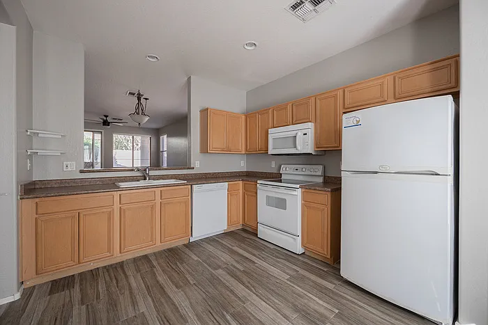 7312 E Mills St — Photo 10