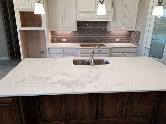 4th image of 176 Sapphire Ln