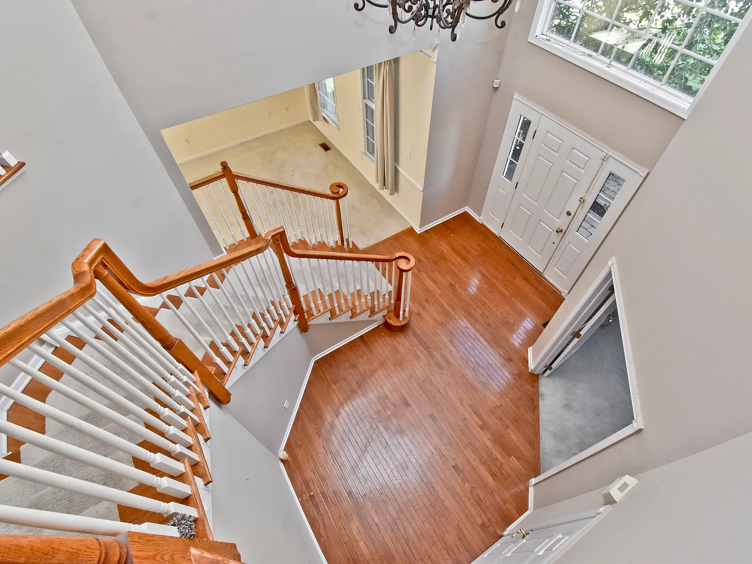 4 bed, 2.5 bath, 3723 sqft, $3,450 — Photo 2