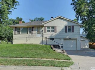 8616 Grover St, Omaha, NE 68124