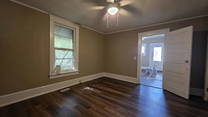 3 bed, 2.0 bath, 2000 sqft, $1,850 — Photo 3