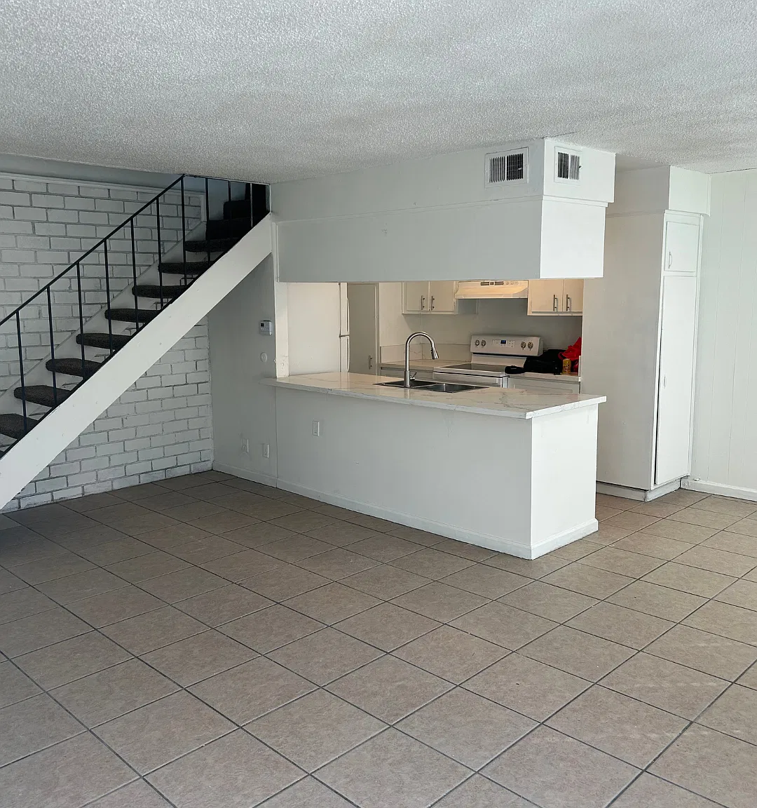 2 bed, 600 sqft, $1,695 — Photo 3