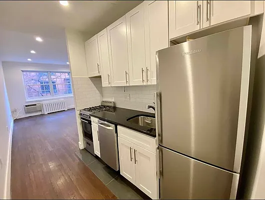 Rented by Compass | media 7