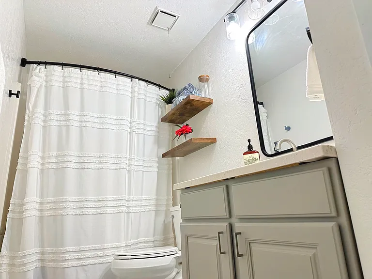 2209 Crestview Dr — Photo 44