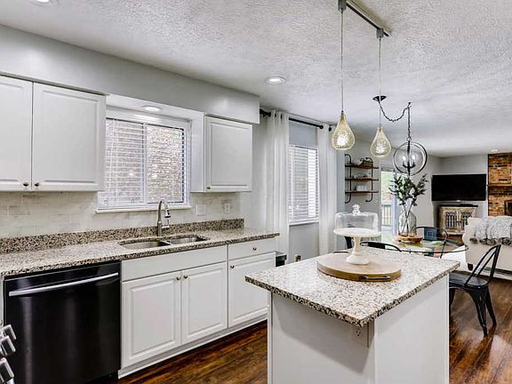 5th image of 34 Highmeadows Cir