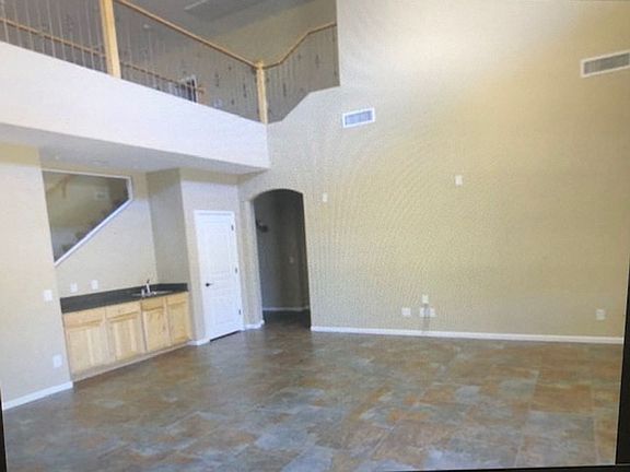 3rd image of 15845 W Mescal St